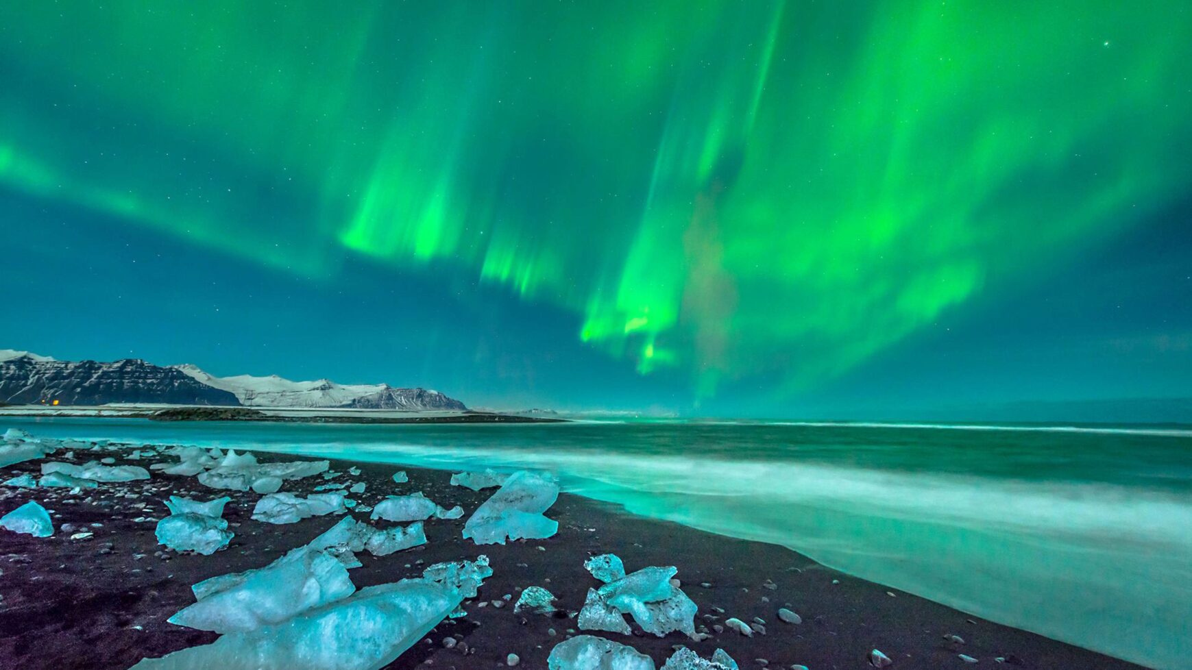 Northern Lights shown in the sky in iceland